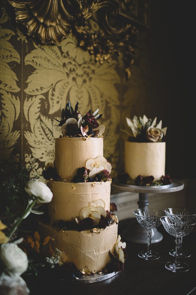 St Giles House Dorset, cakes by Lucie Bennett, Flowers Loulabel Florals